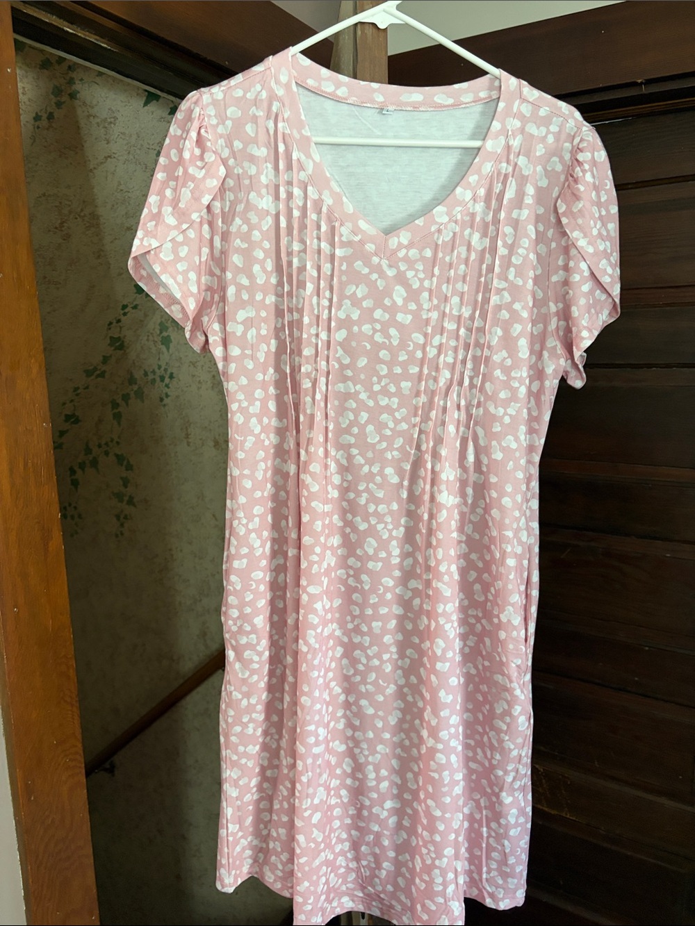 Pink Short-Sleeve V-Neck Womens Dress with White Heart Print